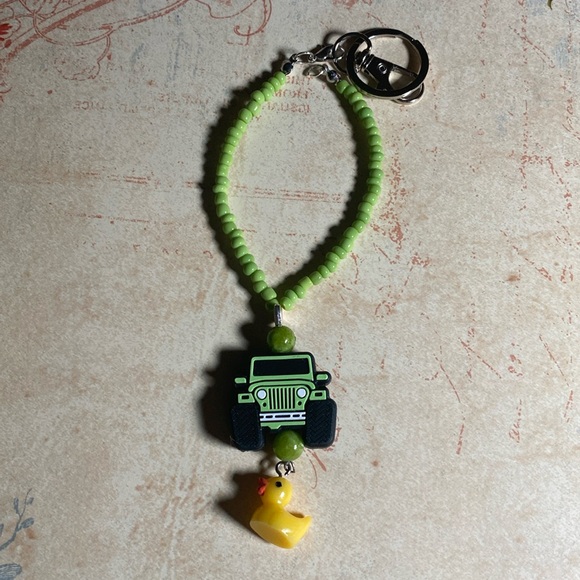 Silicone 4x4 Jeep Duck Rearview Mirror Charm-Keychain-Bag Charm- 4x4 Bracelet - Picture 1 of 8